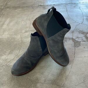 NAOT Ruzgar Ankle Boots Booties Gray Suede, pull on. Women’s size EU 38 US 7-7.5